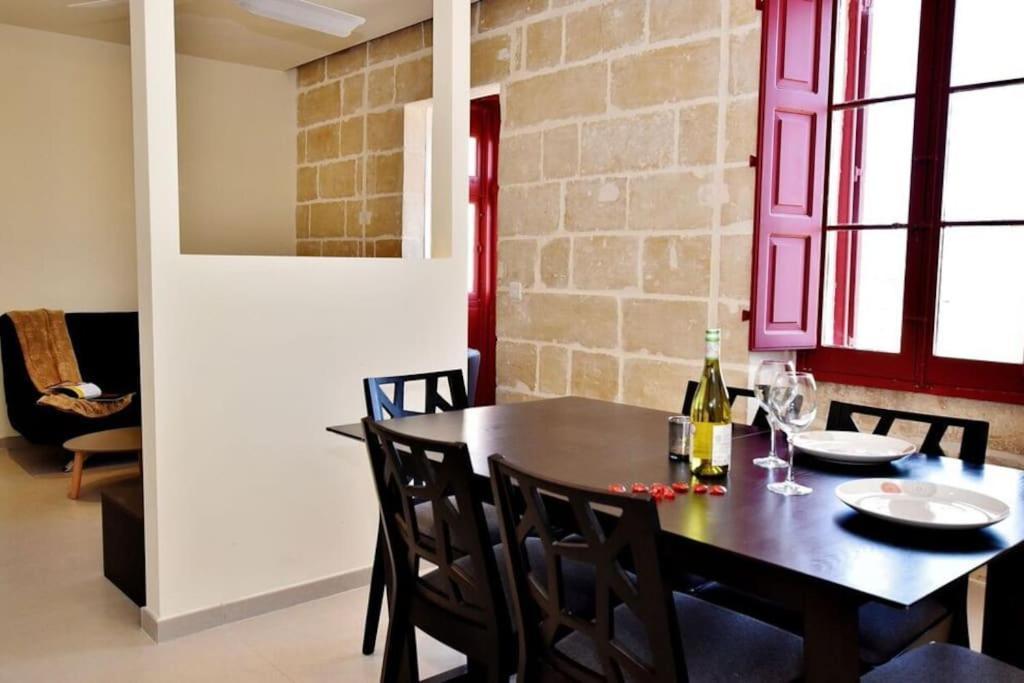Vallettastay - Lucky Star Two Bedroom 403 * Valletta